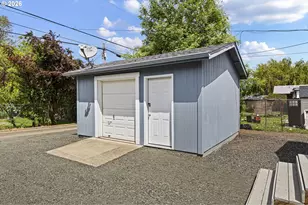 1354 SE Pine St, Roseburg, OR 97470 - Photo 29