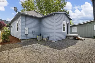 1354 SE Pine St, Roseburg, OR 97470 - Photo 33
