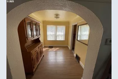 636 Roseway Dr, Klamath Falls, OR 97601 - Photo 13