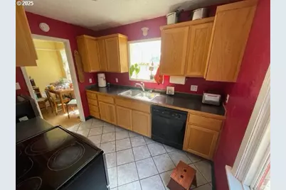 636 Roseway Dr, Klamath Falls, OR 97601 - Photo 17