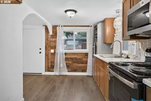 11126 SE Boise St, Portland, OR 97266 - Photo 9