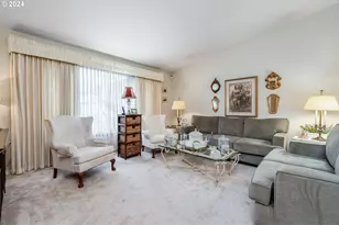 2119 NE 158th Ave, Portland, OR 97230 - Photo 7