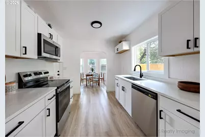 1330 NE 33rd Ave, Portland, OR 97232 - Photo 7