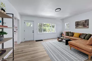 1330 NE 33rd Ave, Portland, OR 97232 - Photo 3