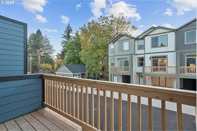 11191 SE Stark St, Portland, OR 97216 - Photo 15