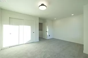 11191 SE Stark St, Portland, OR 97216 - Photo 19