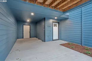 11191 SE Stark St, Portland, OR 97216 - Photo 3