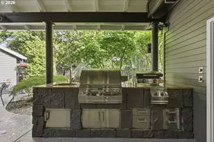 847 NE Rogahn St, Hillsboro, OR 97124 - Photo 39