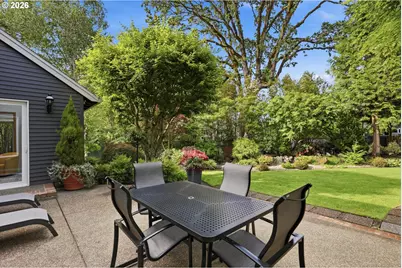 847 NE Rogahn St, Hillsboro, OR 97124 - Photo 43