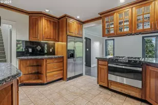 3760 SW 96th Ave, Portland, OR 97225 - Photo 11