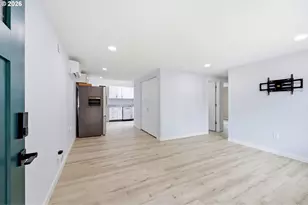 2120 SE 117th Ave, Portland, OR 97216 - Photo 5