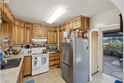1954 Madrona St, North Bend, OR 97459 - Photo 7