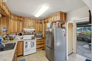 1954 Madrona St, North Bend, OR 97459 - Photo 7
