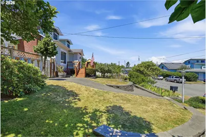 1954 Madrona St, North Bend, OR 97459 - Photo 37