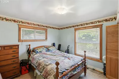 1954 Madrona St, North Bend, OR 97459 - Photo 11