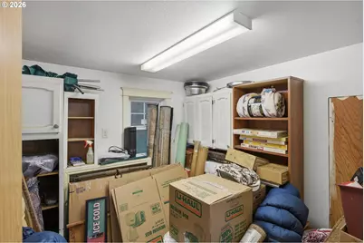 1954 Madrona St, North Bend, OR 97459 - Photo 23