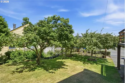 1954 Madrona St, North Bend, OR 97459 - Photo 35