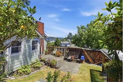 1954 Madrona St, North Bend, OR 97459 - Photo 33