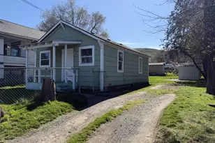 2406 E 10th St, The Dalles, OR 97058 - Photo 11