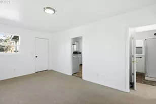 2406 E 10th St, The Dalles, OR 97058 - Photo 5