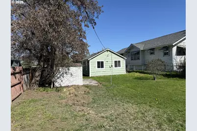 2406 E 10th St, The Dalles, OR 97058 - Photo 5