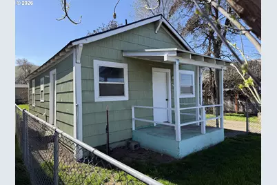 2406 E 10th St, The Dalles, OR 97058 - Photo 1