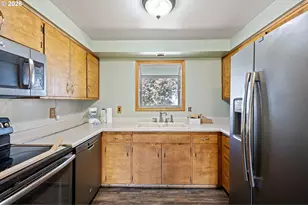 50 S 16th St, Cottage Grove, OR 97424 - Photo 9