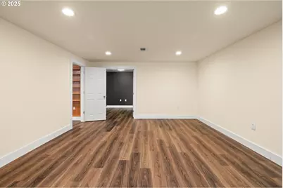 11102 NE Beech St, Portland, OR 97220 - Photo 35