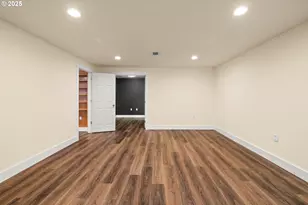 11102 NE Beech St, Portland, OR 97220 - Photo 35