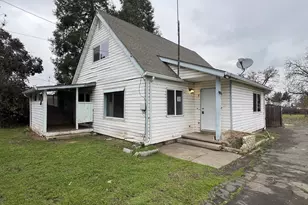 734 Alder St, Medford, OR 97501 - Photo 1