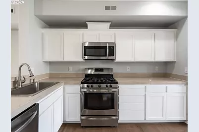 2622 NW Kennedy Ct, Portland, OR 97229 - Photo 9