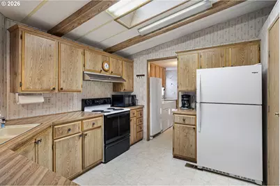 3626 NW Broad St, Roseburg, OR 97471 - Photo 11