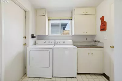 3373 Rawlins Ave NE, Salem, OR 97301 - Photo 17