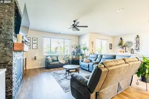 1053 S Vine St, Canby, OR 97013 - Photo 13