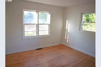 18230 NE Flanders St, Portland, OR 97230 - Photo 9