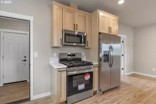 494 17th St, Salem, OR 97301 - Photo 23