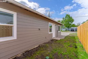 494 17th St, Salem, OR 97301 - Photo 5
