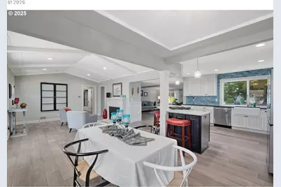 8444 SW 58th Ave, Portland, OR 97219 - Photo 9