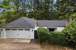 1680 Westover Dr, Eugene, OR 97403 - Photo 43