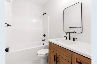 7482 SE 51st Ave, Portland, OR 97206 - Photo 9