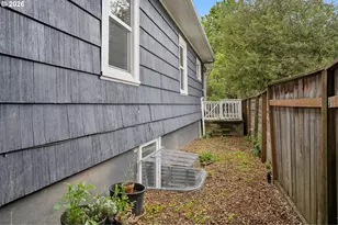 2345 SE Clinton St, Portland, OR 97202 - Photo 41