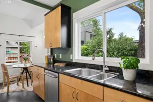 2345 SE Clinton St, Portland, OR 97202 - Photo 15