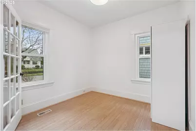 7521 N Jersey St, Portland, OR 97203 - Photo 5