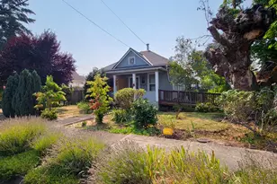 305 S 3rd St, Cottage Grove, OR 97424 - Photo 1
