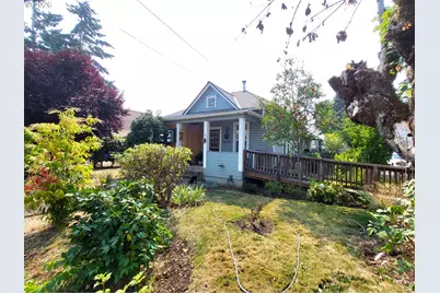 305 S 3rd St, Cottage Grove, OR 97424 - Photo 3