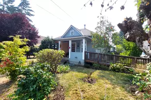 305 S 3rd St, Cottage Grove, OR 97424 - Photo 3