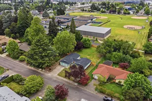 22100 SW Augusta Ln, Hillsboro, OR 97123 - Photo 39