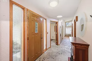 2983 Timberline Dr, Eugene, OR 97405 - Photo 3