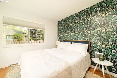 825 NE 76th Ave, Portland, OR 97213 - Photo 9