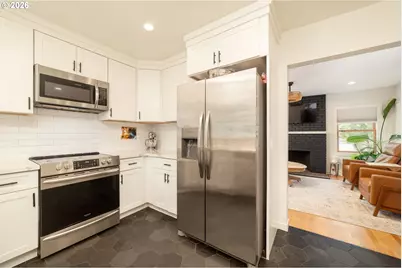 825 NE 76th Ave, Portland, OR 97213 - Photo 5